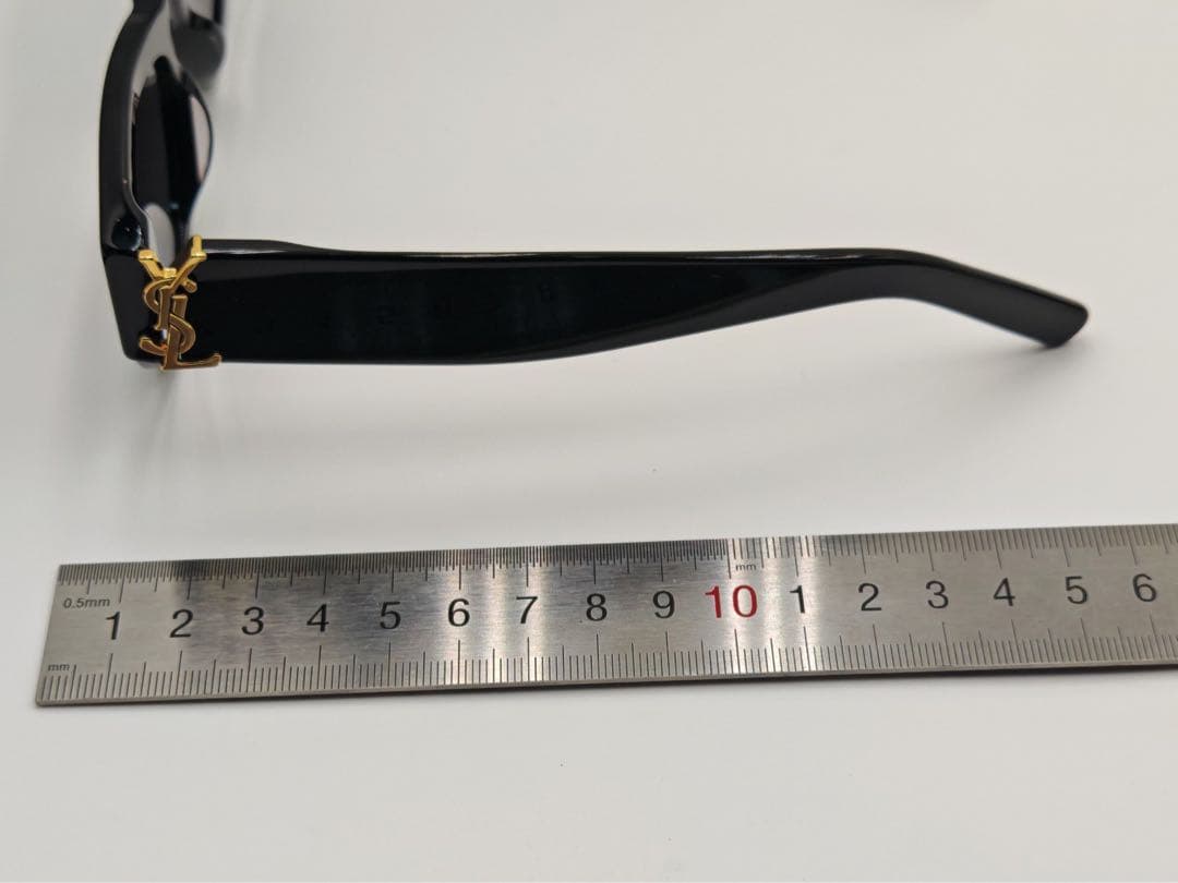 SAINT LAURENT サングラス キャットアイ 黒×ゴールド　美品
