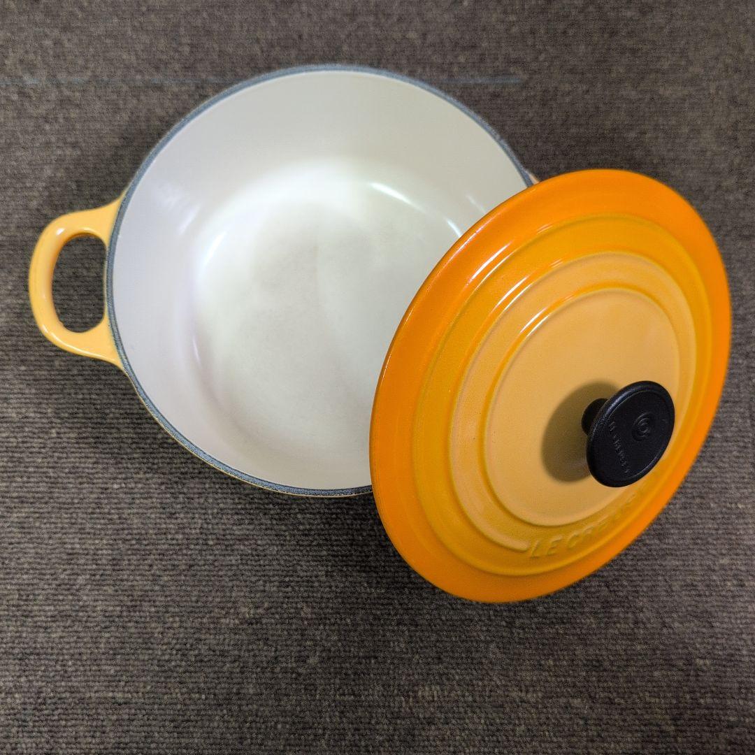 Le Creuset 鋳鉄製 18センチ鍋 人気カラーオレンジ
