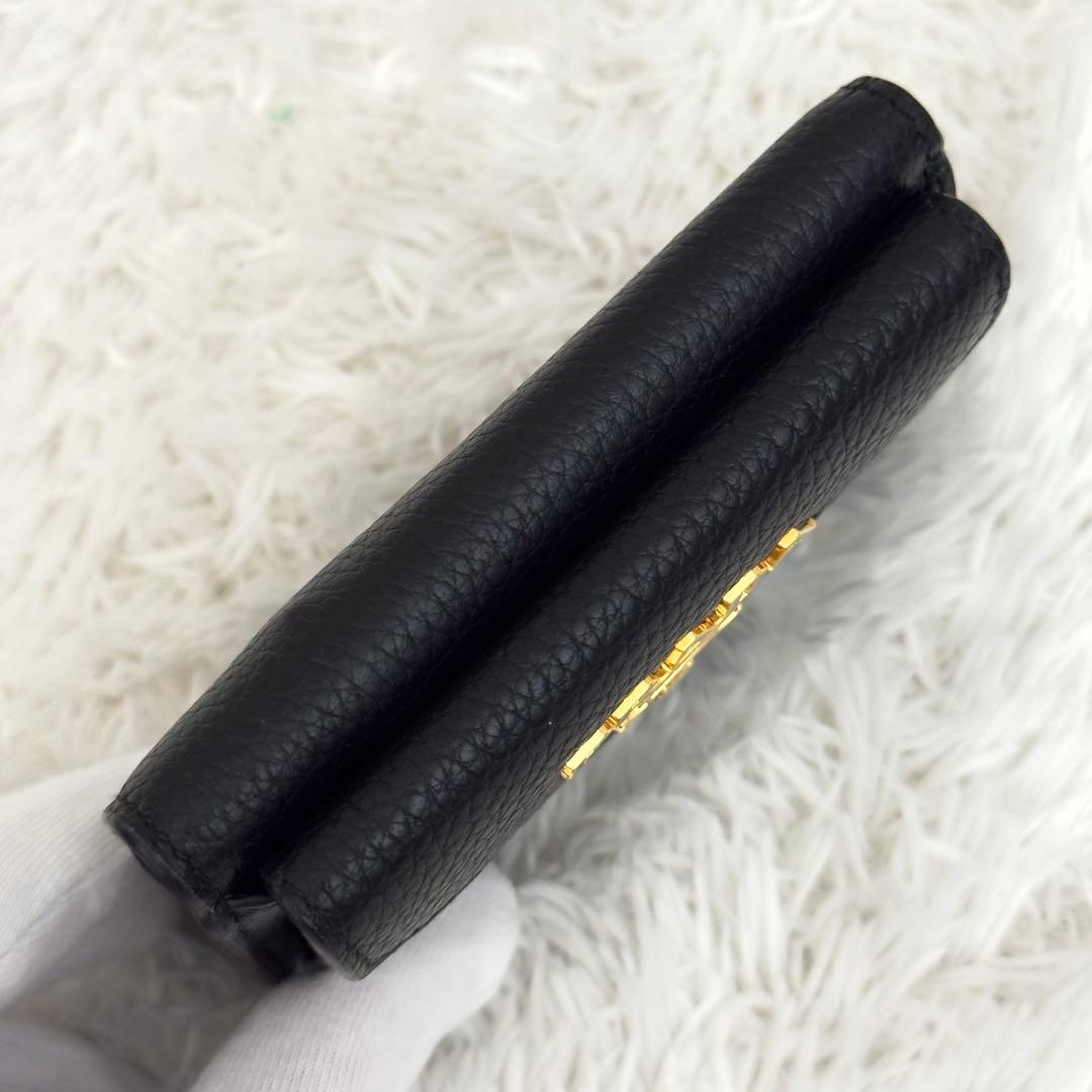 新品同様⭐️PRADA プラダ 三つ折り シボ革 ゴールド金具 財布 レザー