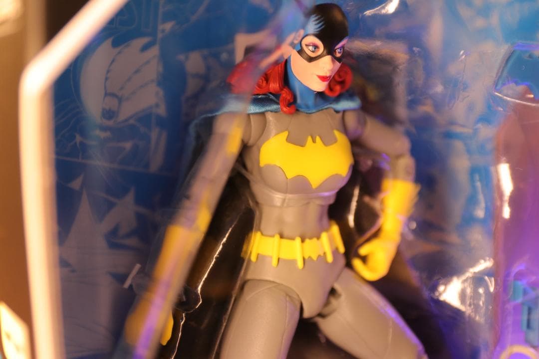 新品・未開封 DCクラシック バットガール（ワイヤー入りケープ付き）