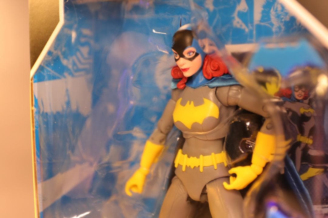 新品・未開封 DCクラシック バットガール（ワイヤー入りケープ付き）