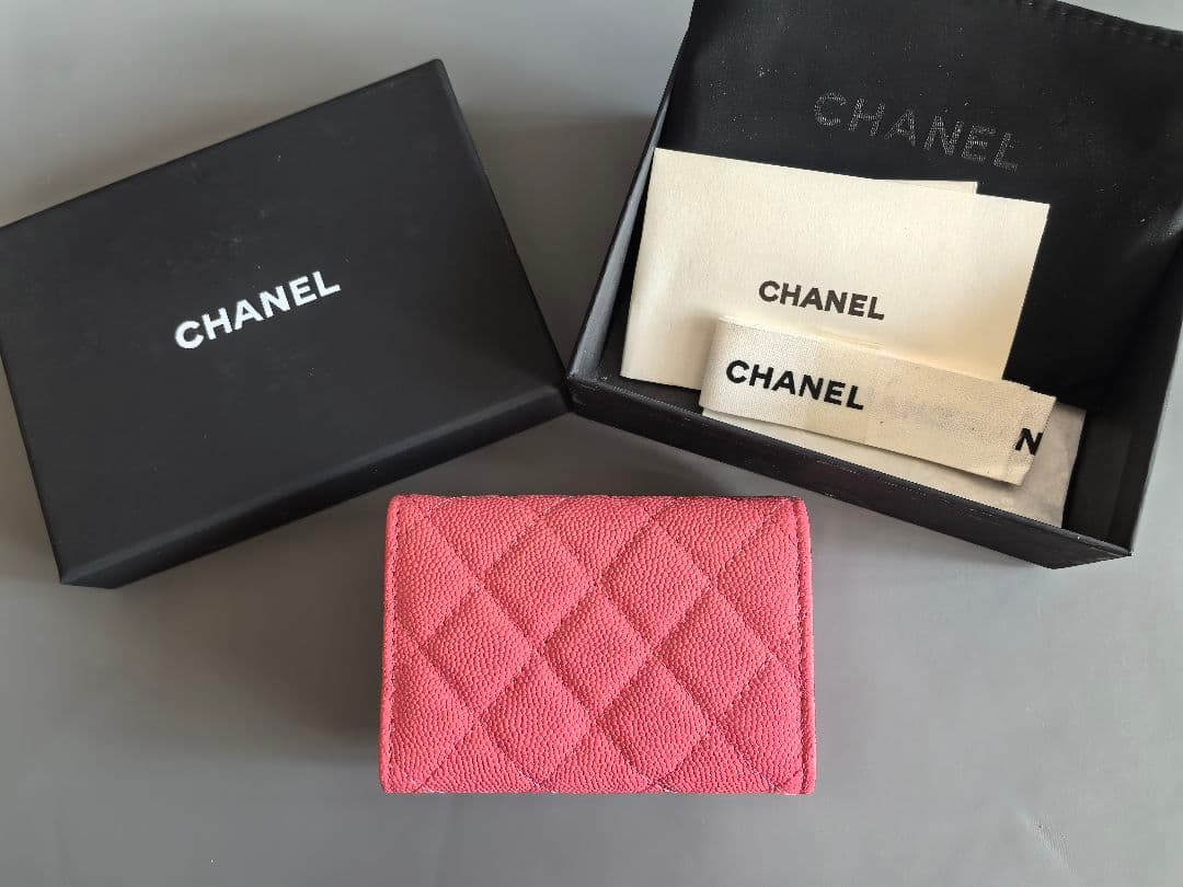 m*a様 CHANEL 三つ折り財布