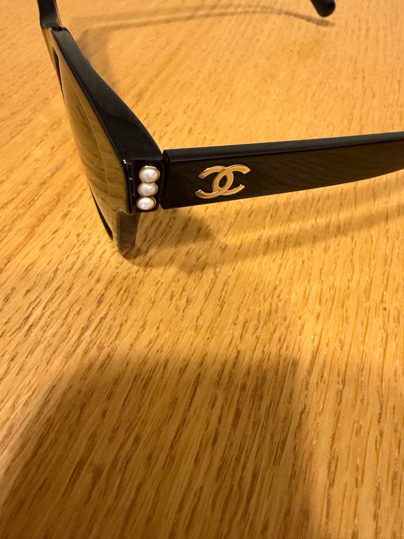 Chanel ブラック キャットアイサングラス ケース付き