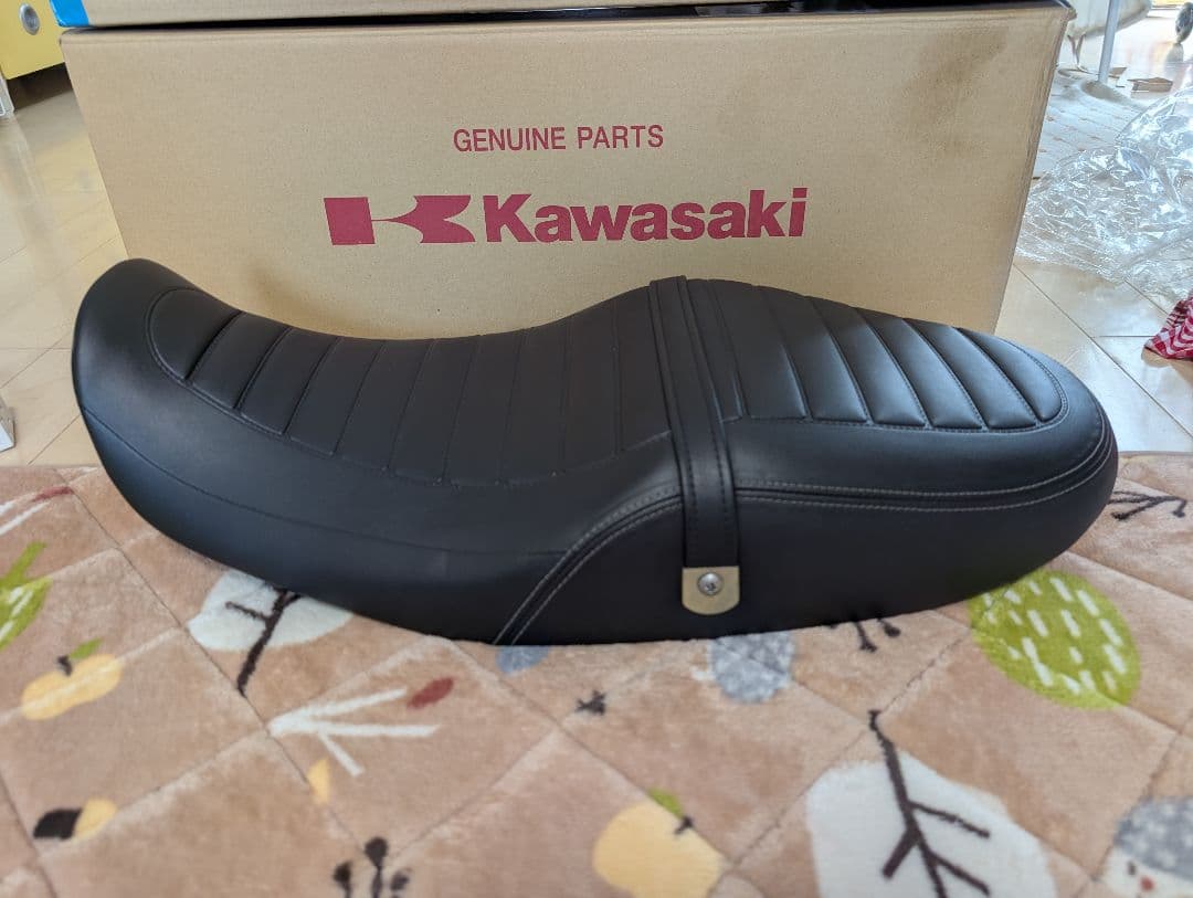 z900rs用 純正アンコ抜きシート
