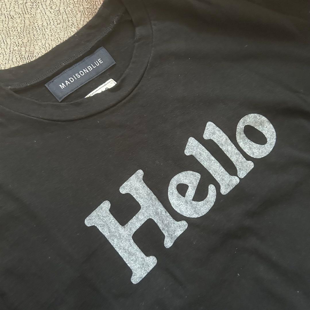 マディソンブルー Hello ハロー　ロゴ　Tシャツ　黒　01