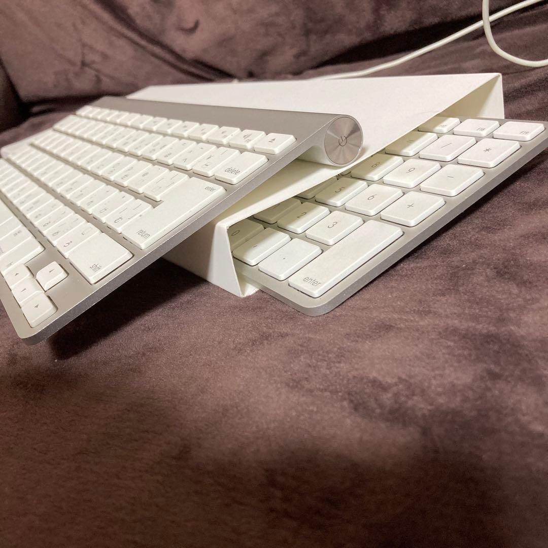 アップルApple パソコンのキーボード 2つおまとめで 大人個人家庭での使用