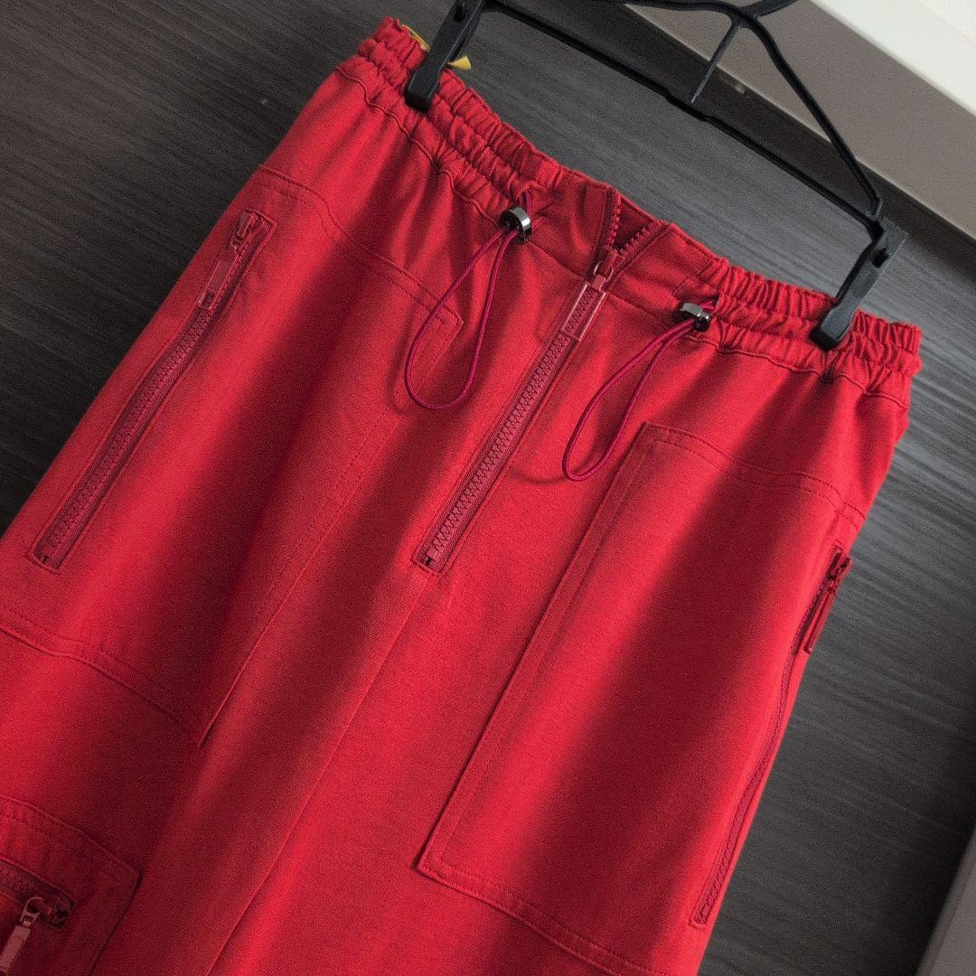 赤いロングスカート ジッパーポケット付き
