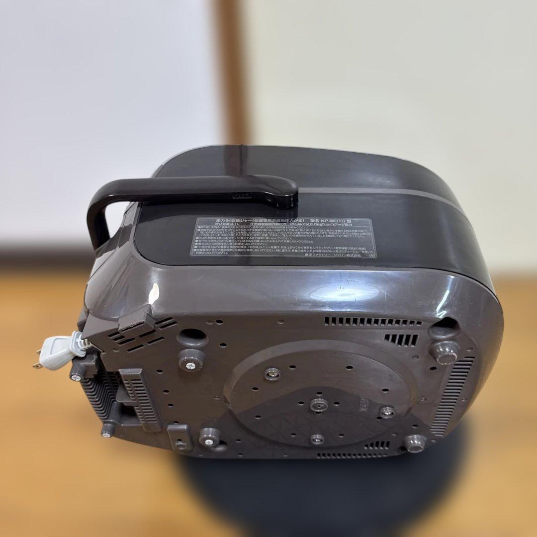 象印 炊飯器 圧力IH式 南部鉄器極め羽釜 5.5合 ブラック NP-WT10