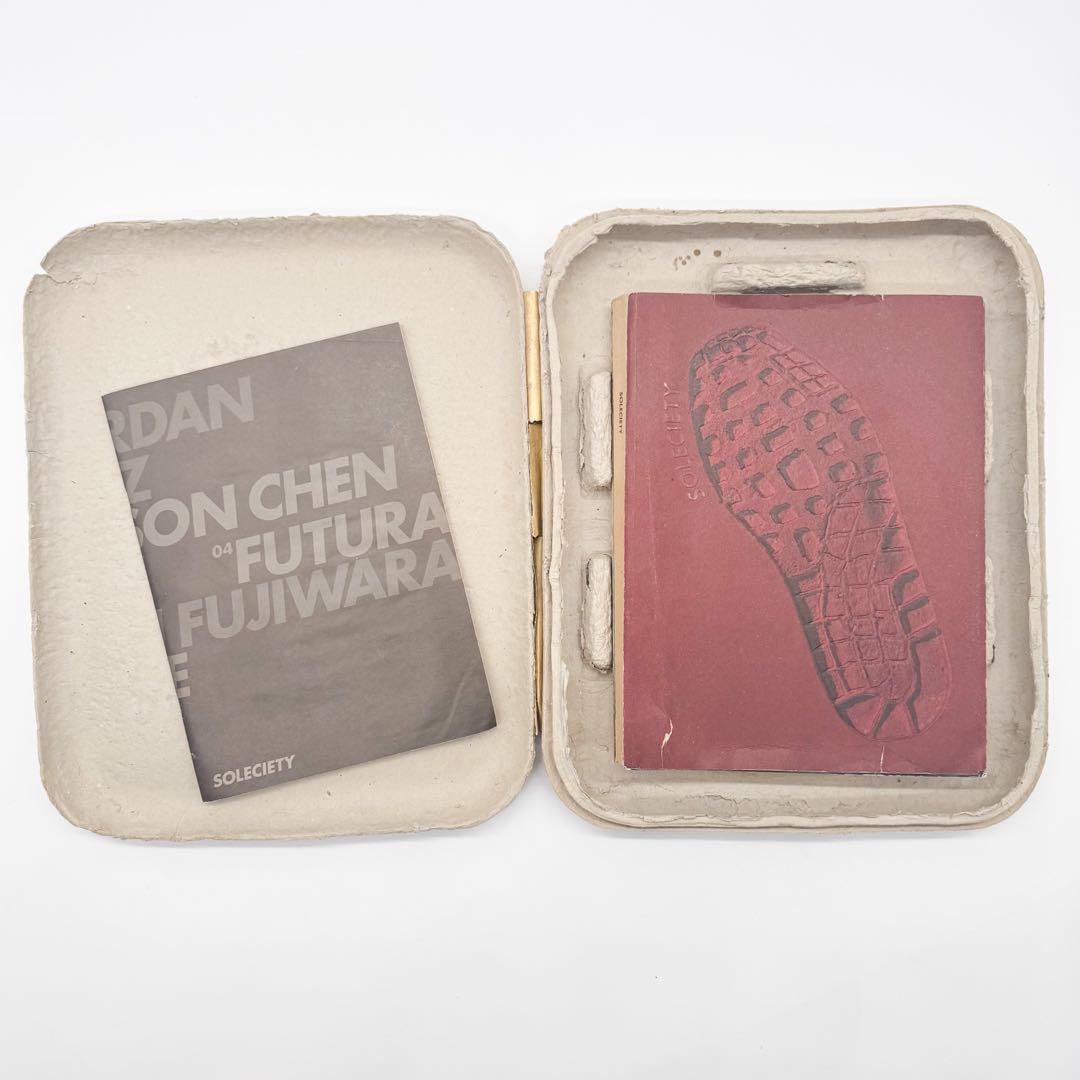 アート・デザイン・音楽 A BOOK OF RARE & EXQUISITE NIKE SNEAKERS