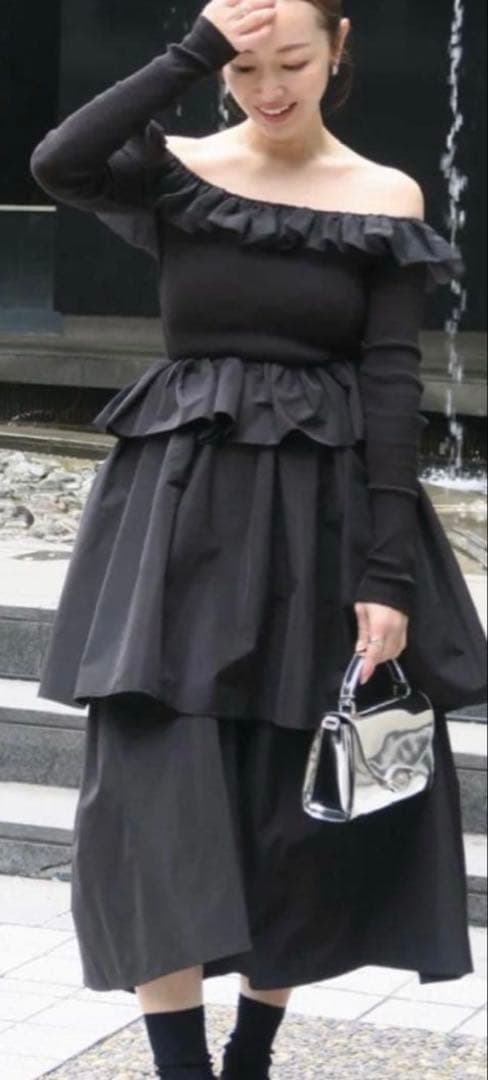 つ*わ様 AMOMMA VOLUME UP FLARE SKIRT ブラック無地