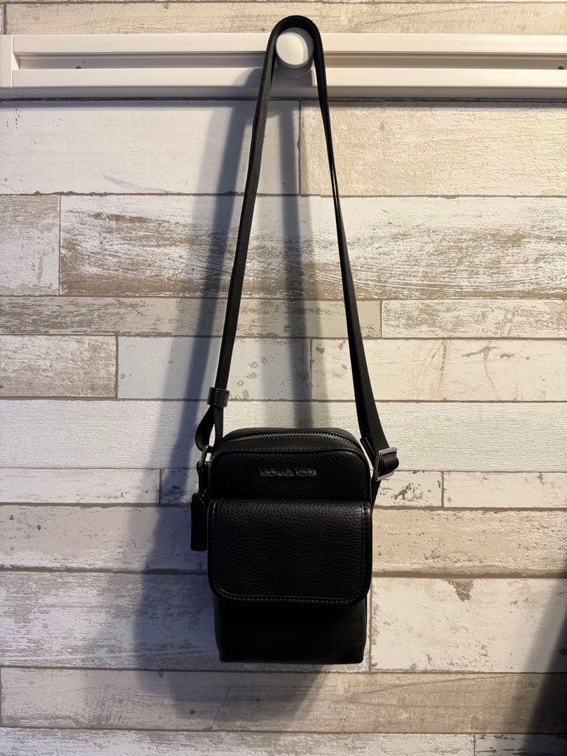 【美品】MICHAEL KORS ブラック ショルダーバッグ