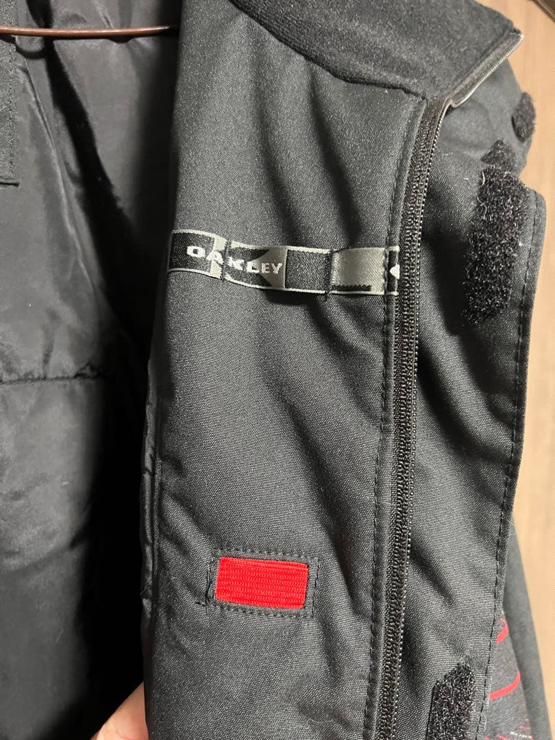 最終値下げOAKLEY オークリースノーボードウェア メンズ ＬサイズXLサイズ