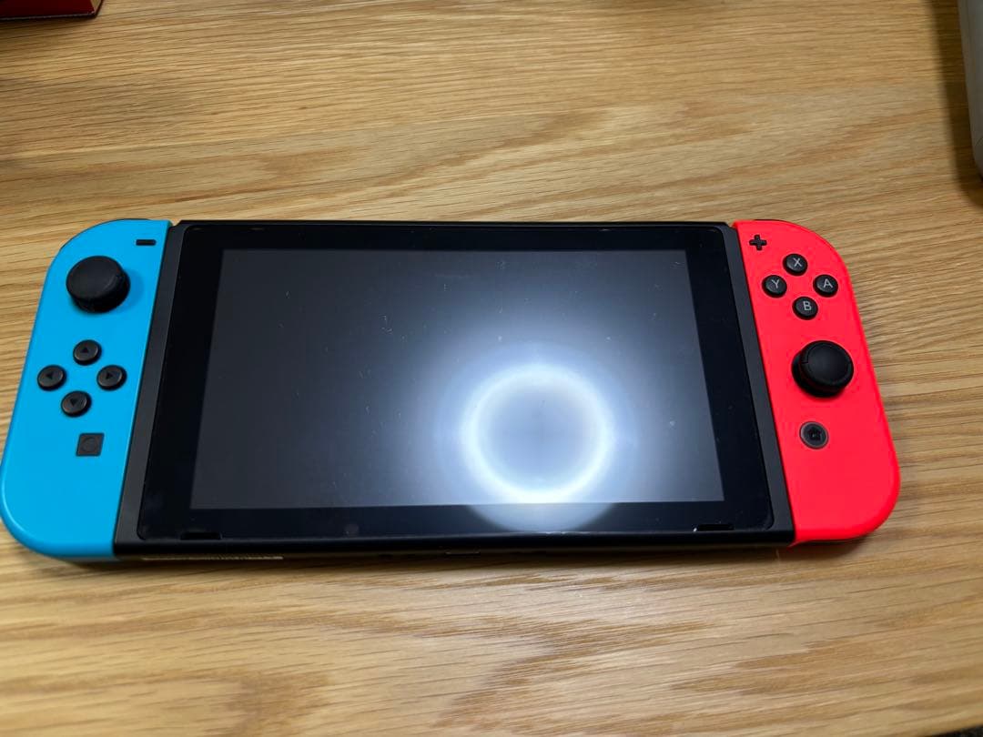 Nintendo Switch 本体 青と赤のジョイコン 画面保護シート付
