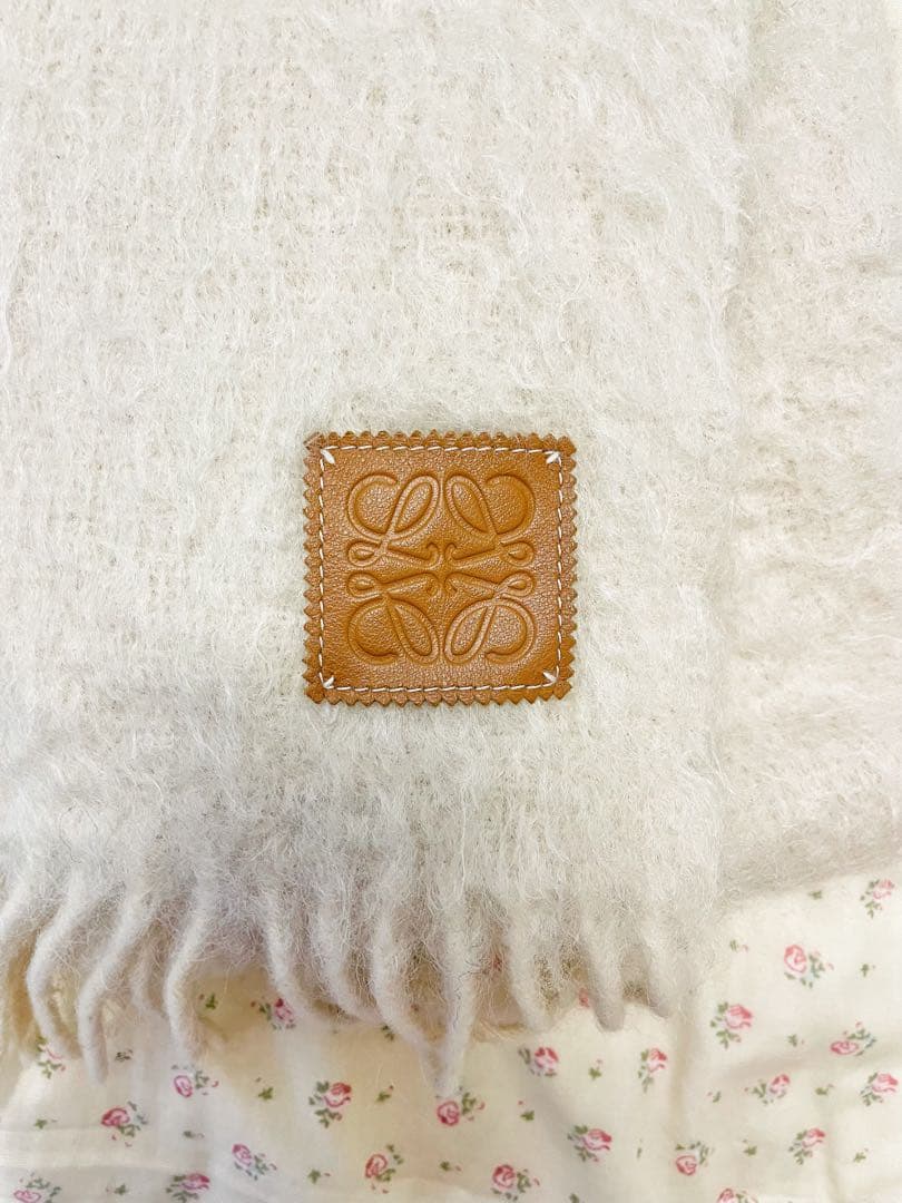 LOEWE ライトベージュ マフラー フリンジ付き