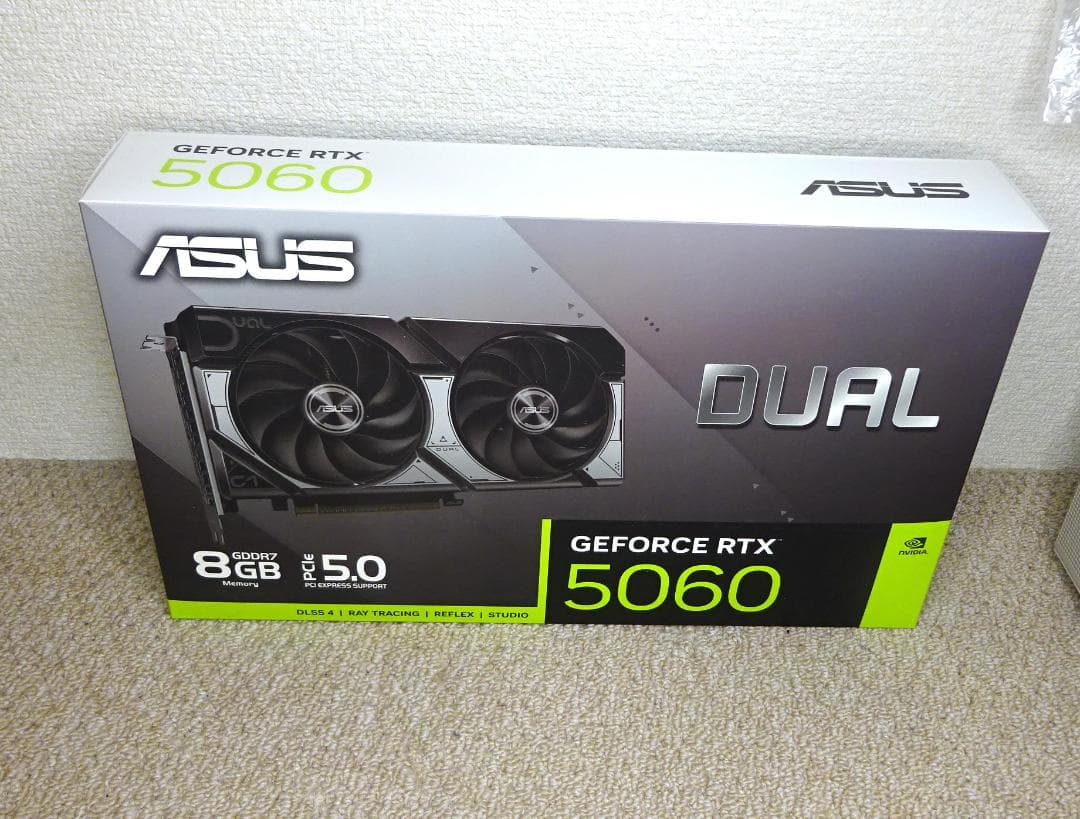 新品ASUS　DUAL RTX5060 8G　ゲーミング 国内正規品
