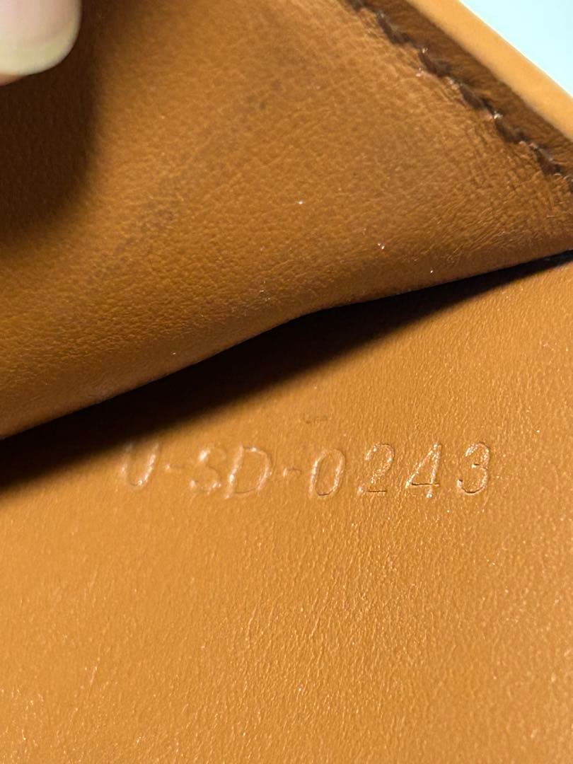 【CELINE セリーヌ トリオンフ 入れ付きコンパクトウォレット】