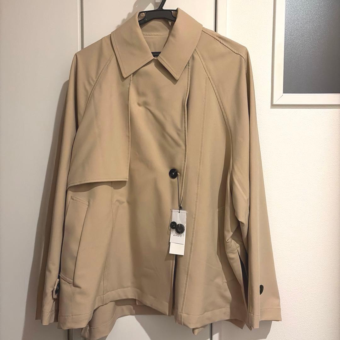 ANGIEショート トレンチコート ベージュ　未使用品、試着のみ　タグ付き