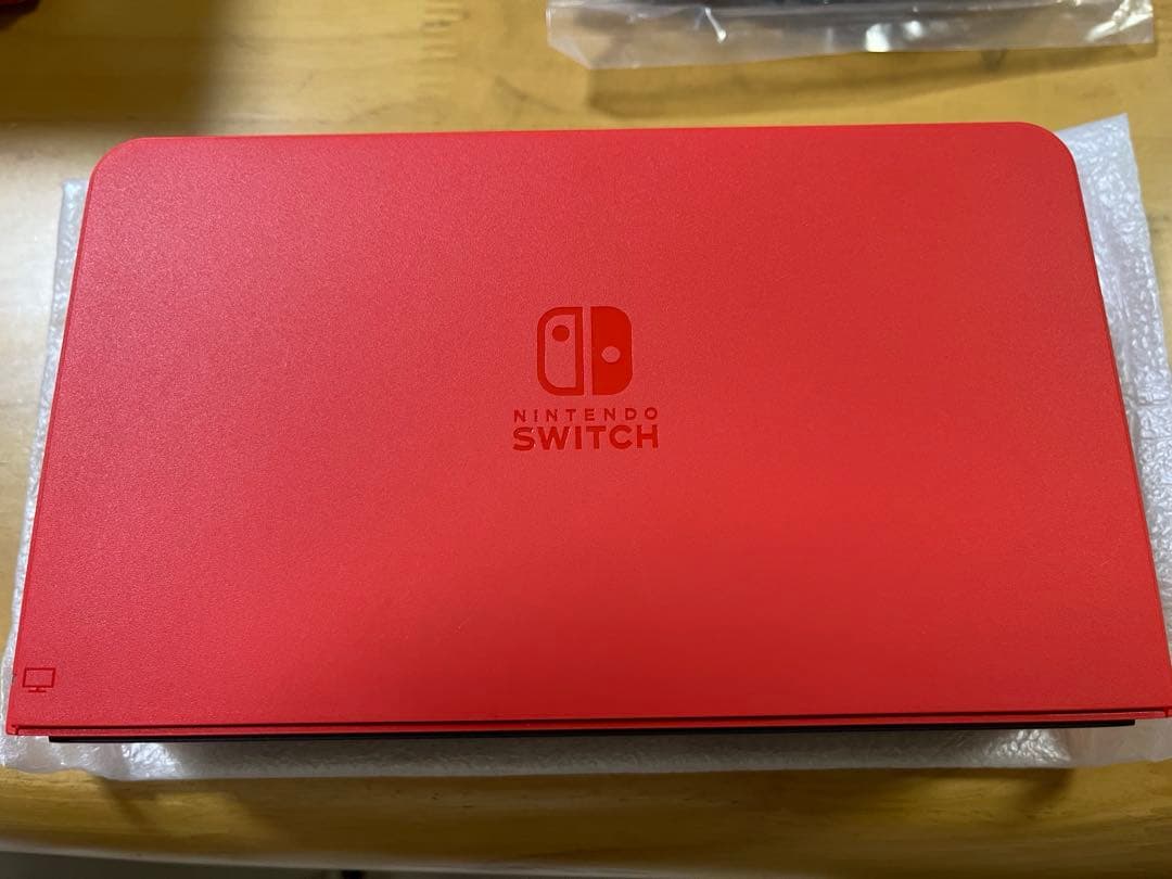 Nintendo Switch マリオレッド 美品