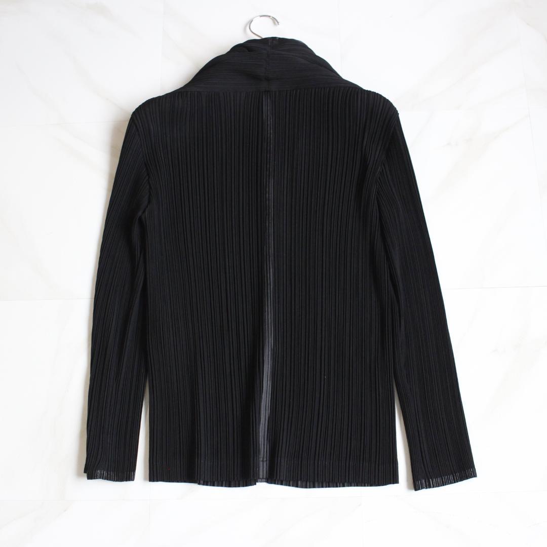 【極美品】ISSEIMIYAKE チャイナボタン プリーツカーディガン M