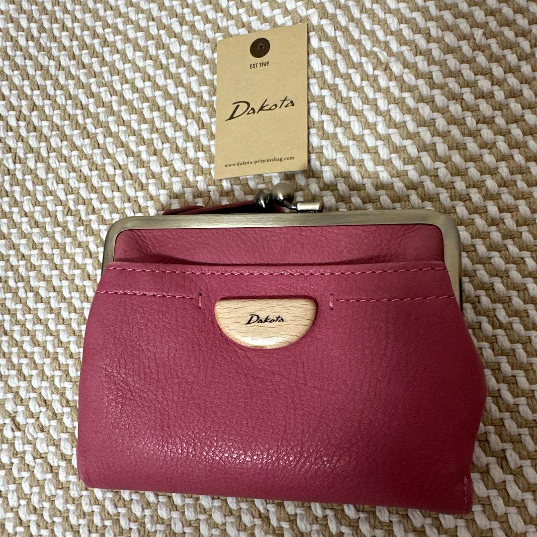 Dakota 二つ折り財布
