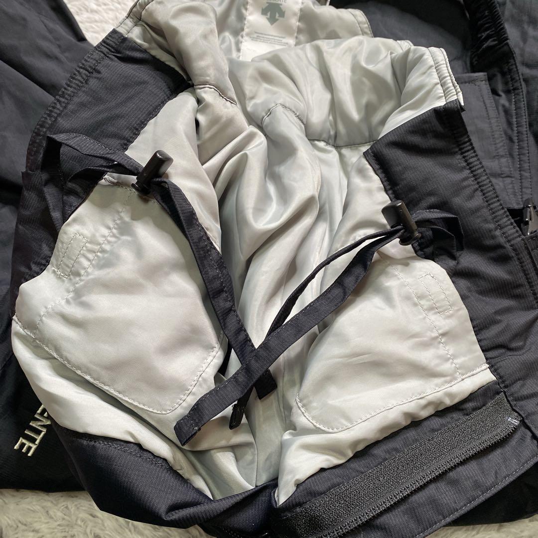 DESCENTE デサント　子ども用スキーウェア 上下　150 サイズ調整可能