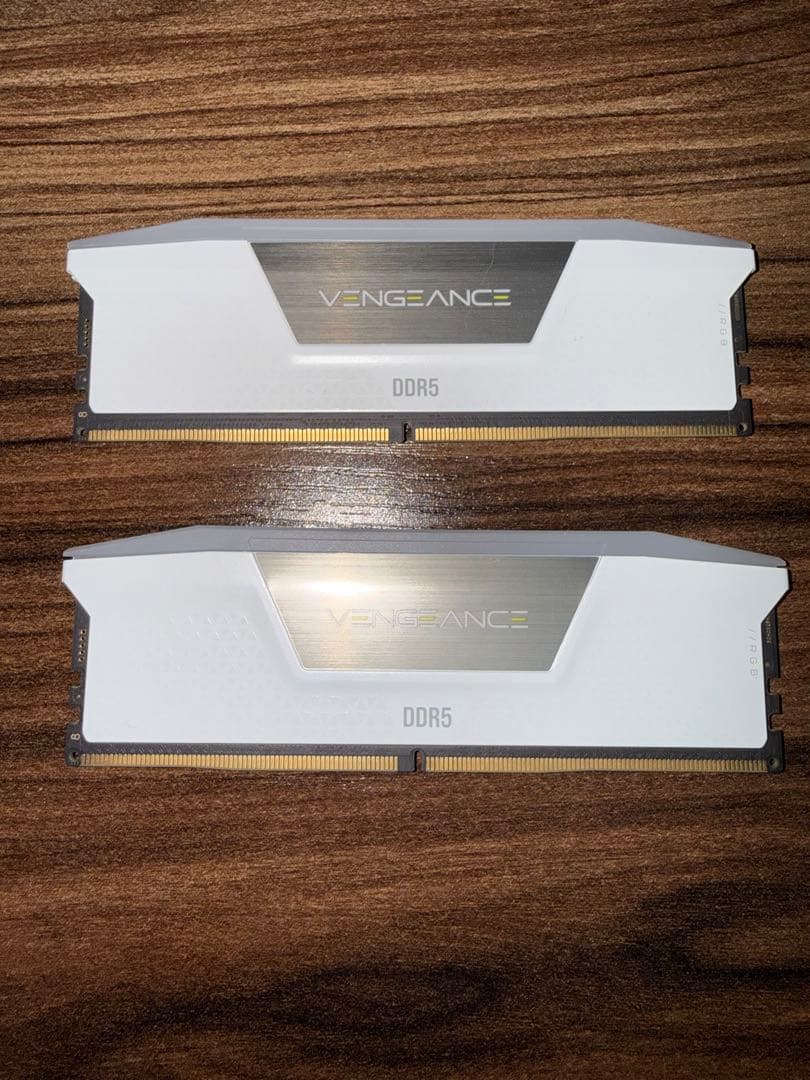メモリー CORSAIR VENGEANCE RGB DDR5 32GB