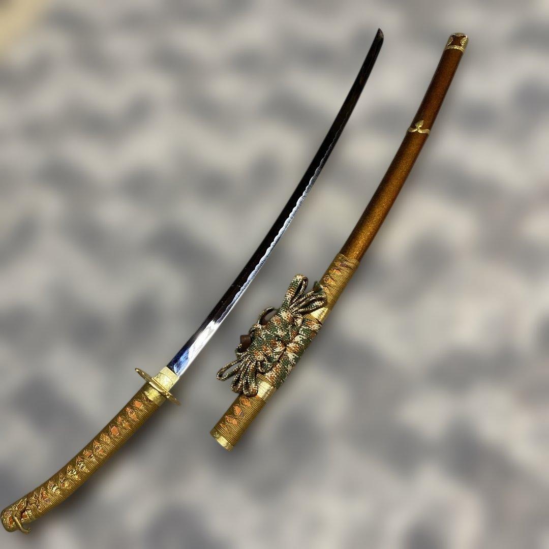 模造刀 太刀 金茶柄 太刀型金鍔 金口金尻梨地呂鞘