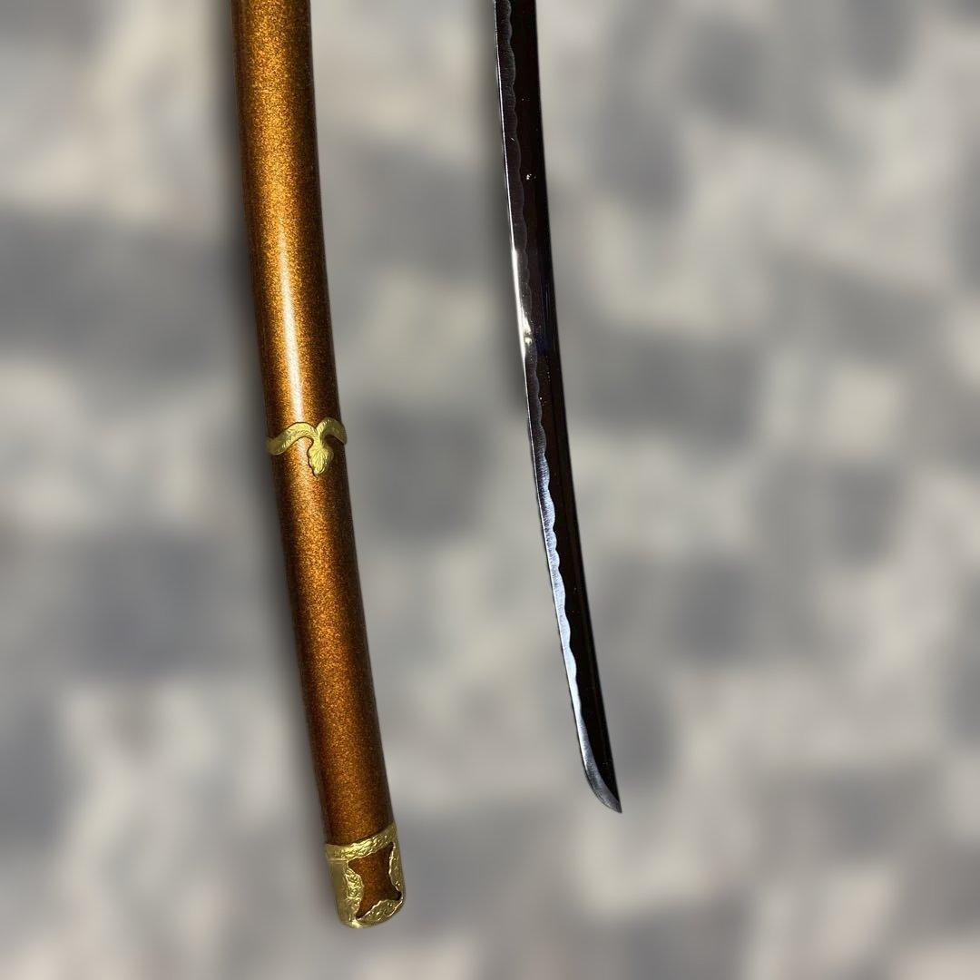 模造刀 太刀 金茶柄 太刀型金鍔 金口金尻梨地呂鞘
