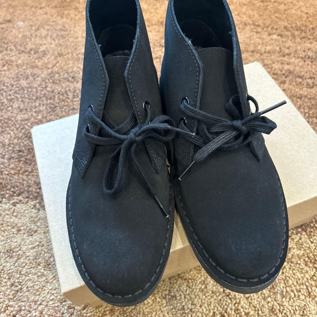 Clarks ブラック スエード ブーツ