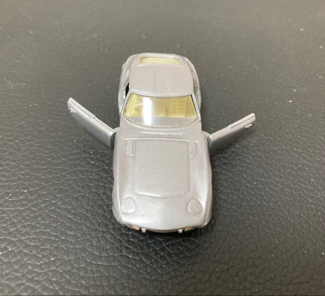 トミカ　ミニカー　トヨタ2000GT シルバー　黒箱