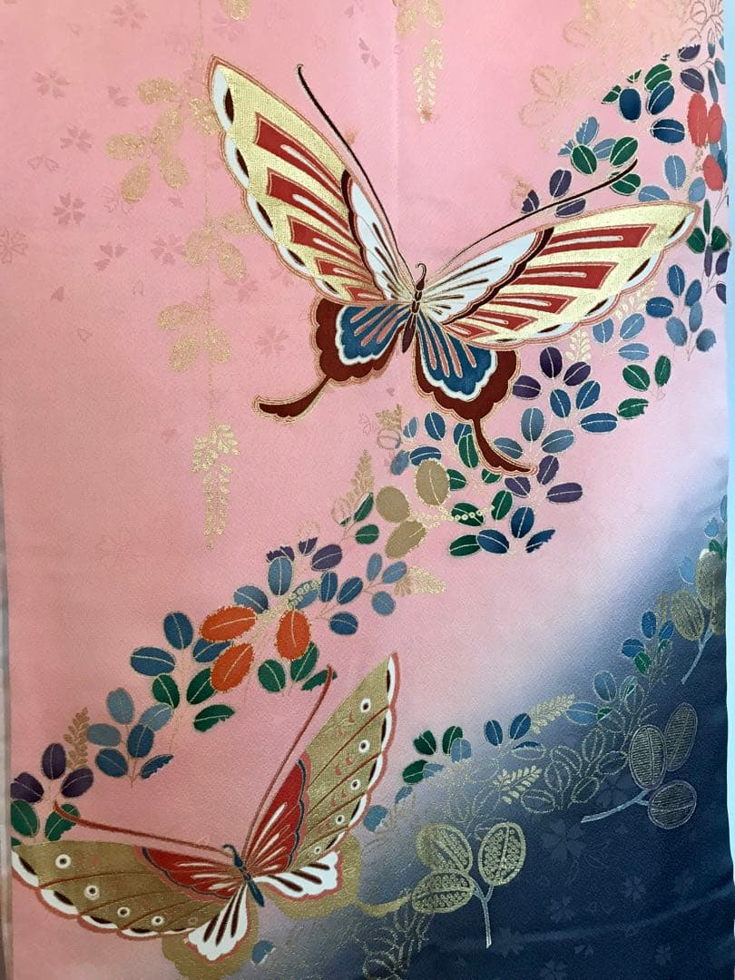 振袖　美品　正絹　金糸刺繍　蝶