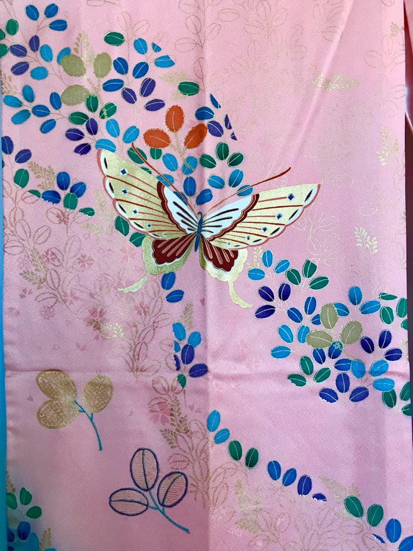 振袖　美品　正絹　金糸刺繍　蝶
