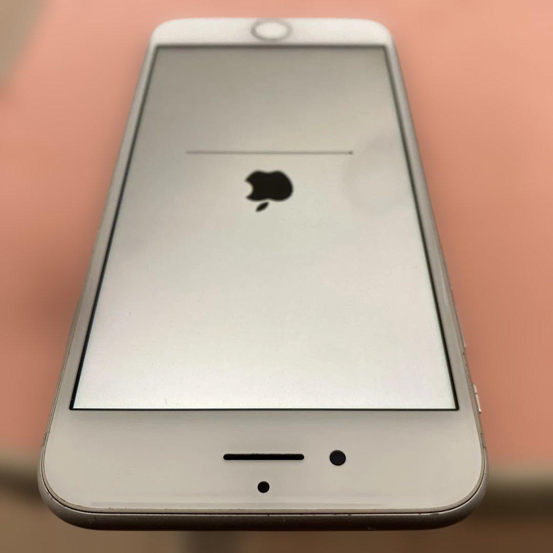 Apple iPhone 8 (16.7.11) 背面傷あり