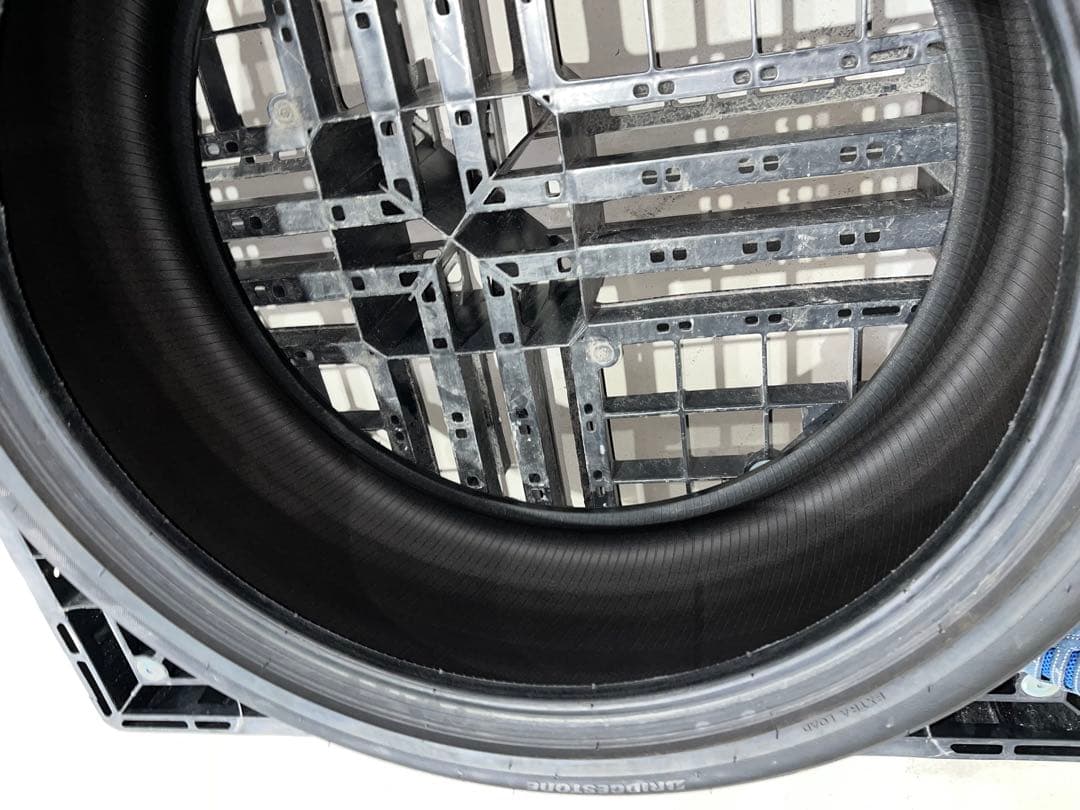 レグノGR-X3 245/40R20 9/15購入後200キロ走行　ほぼ新品１本