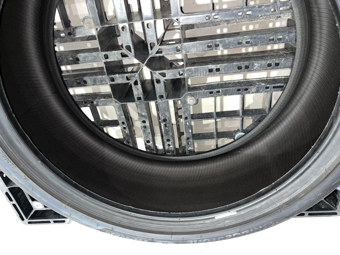 レグノGR-X3 245/40R20 9/15購入後200キロ走行　ほぼ新品１本