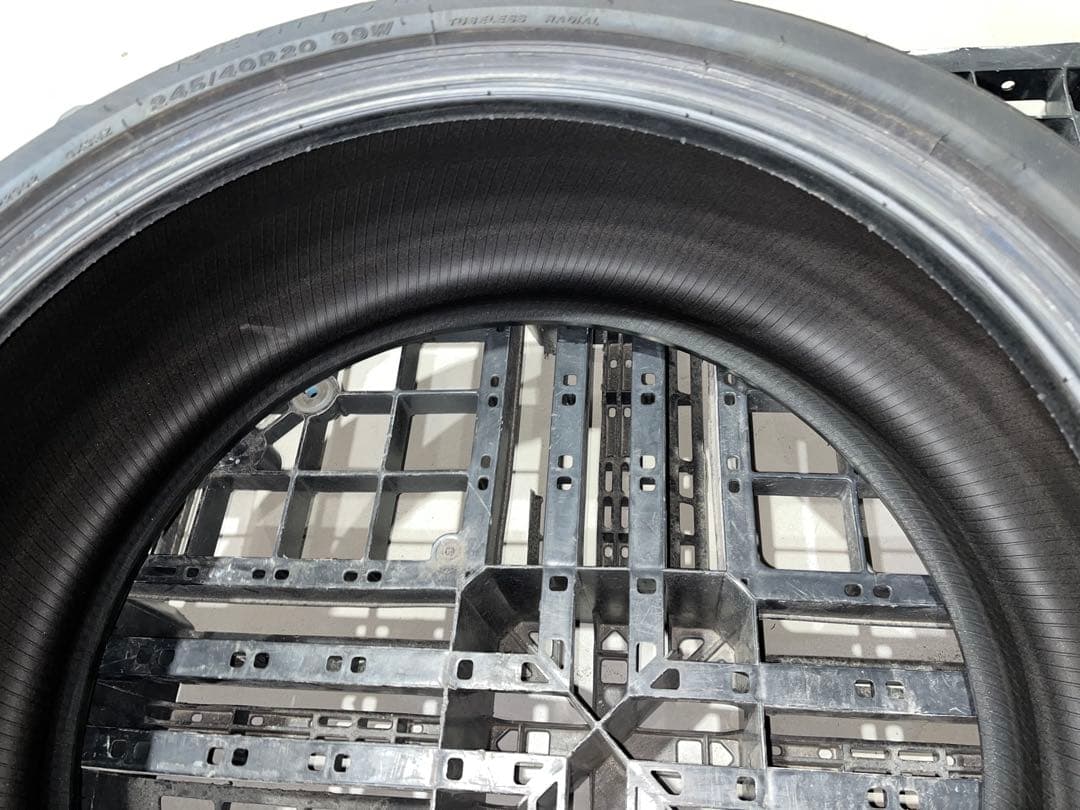 レグノGR-X3 245/40R20 9/15購入後200キロ走行　ほぼ新品１本