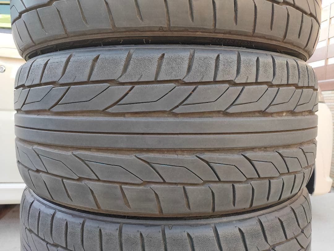① NITTO ニットー NT555 245/35R20 2本