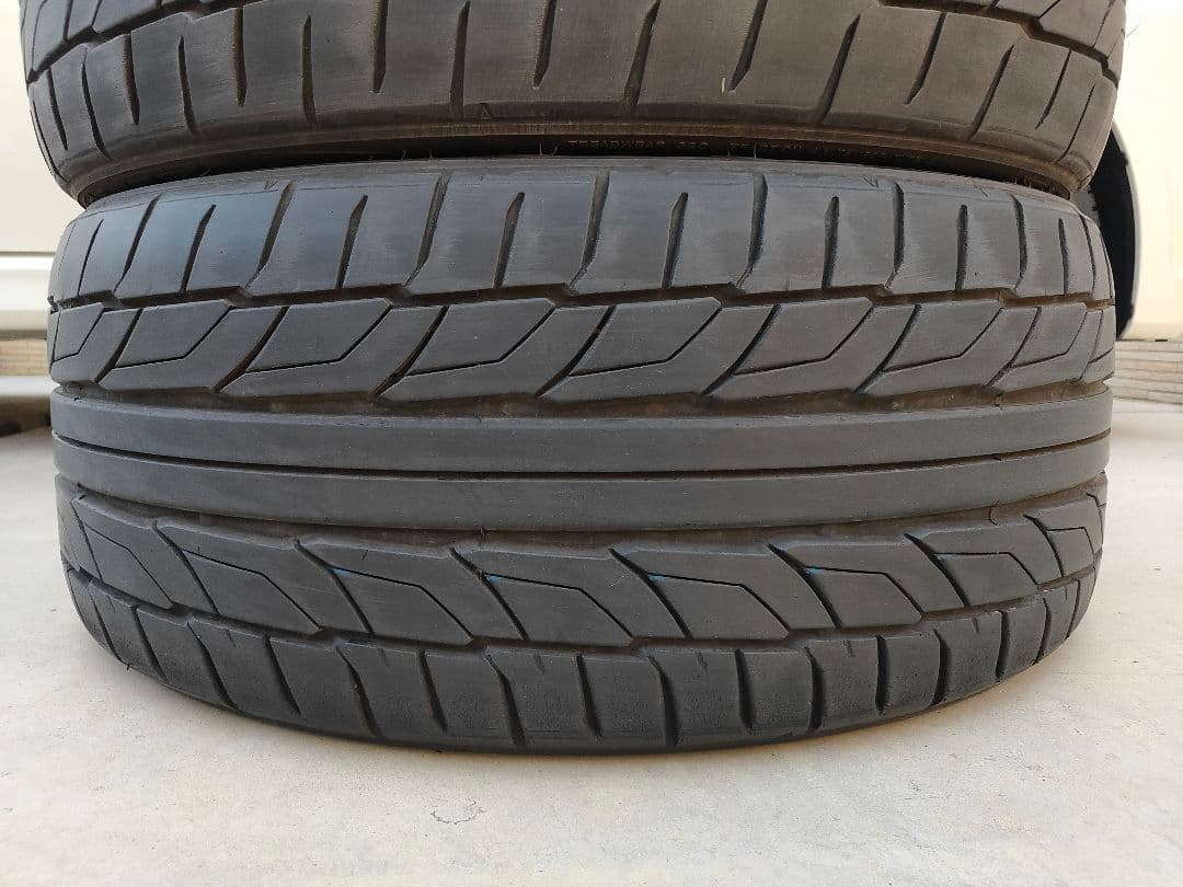 ① NITTO ニットー NT555 245/35R20 2本