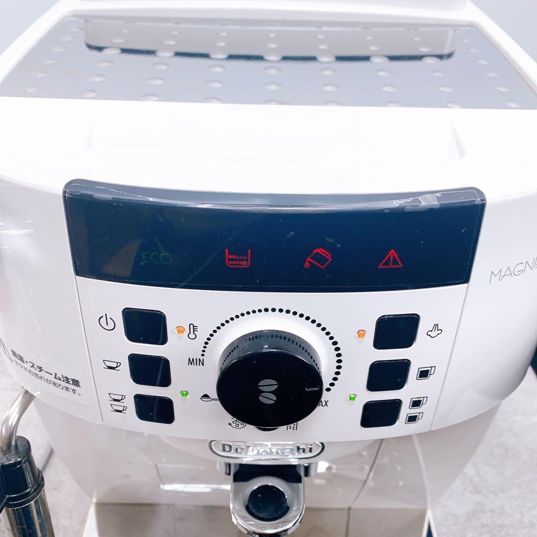 DeLonghiデロンギ マグニフィカS　ECAM22112W