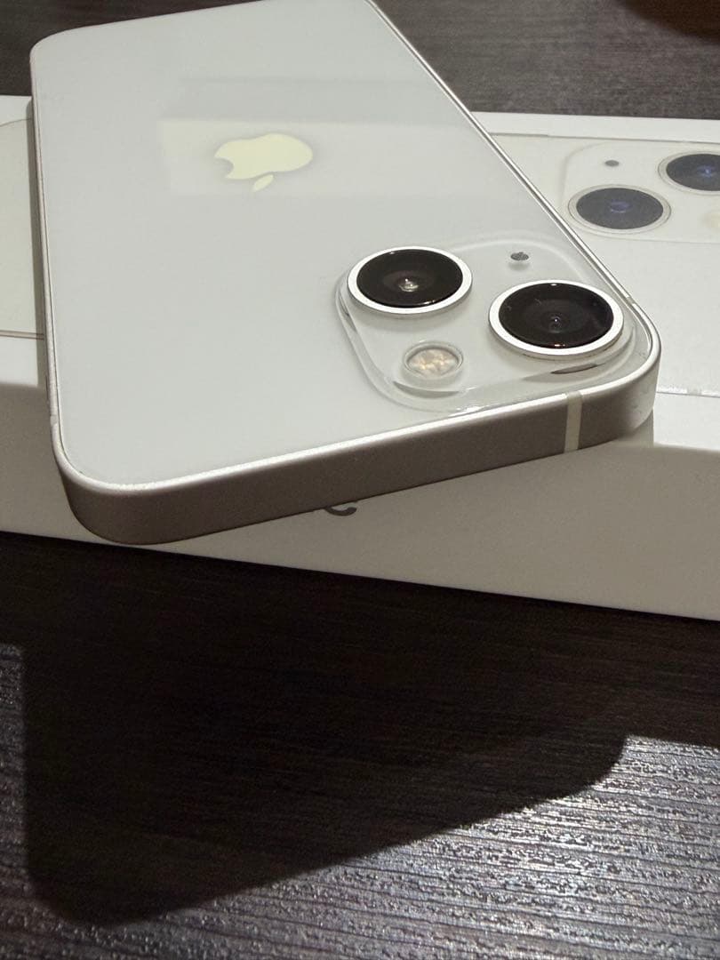 おまけ付きApple iPhone 13 ホワイト SIMフリー 128GB