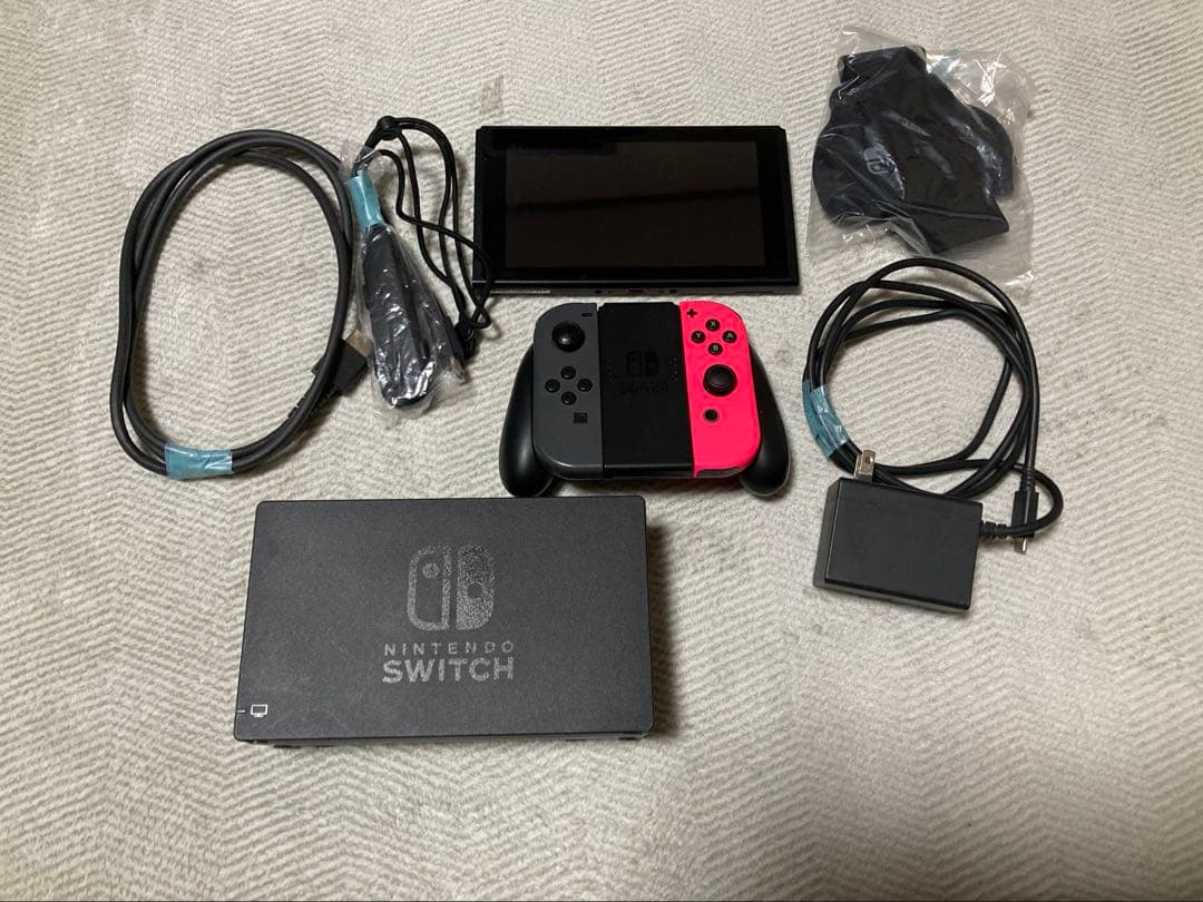 Nintendo Switch 本体 ドッグ、コード他付属品あり