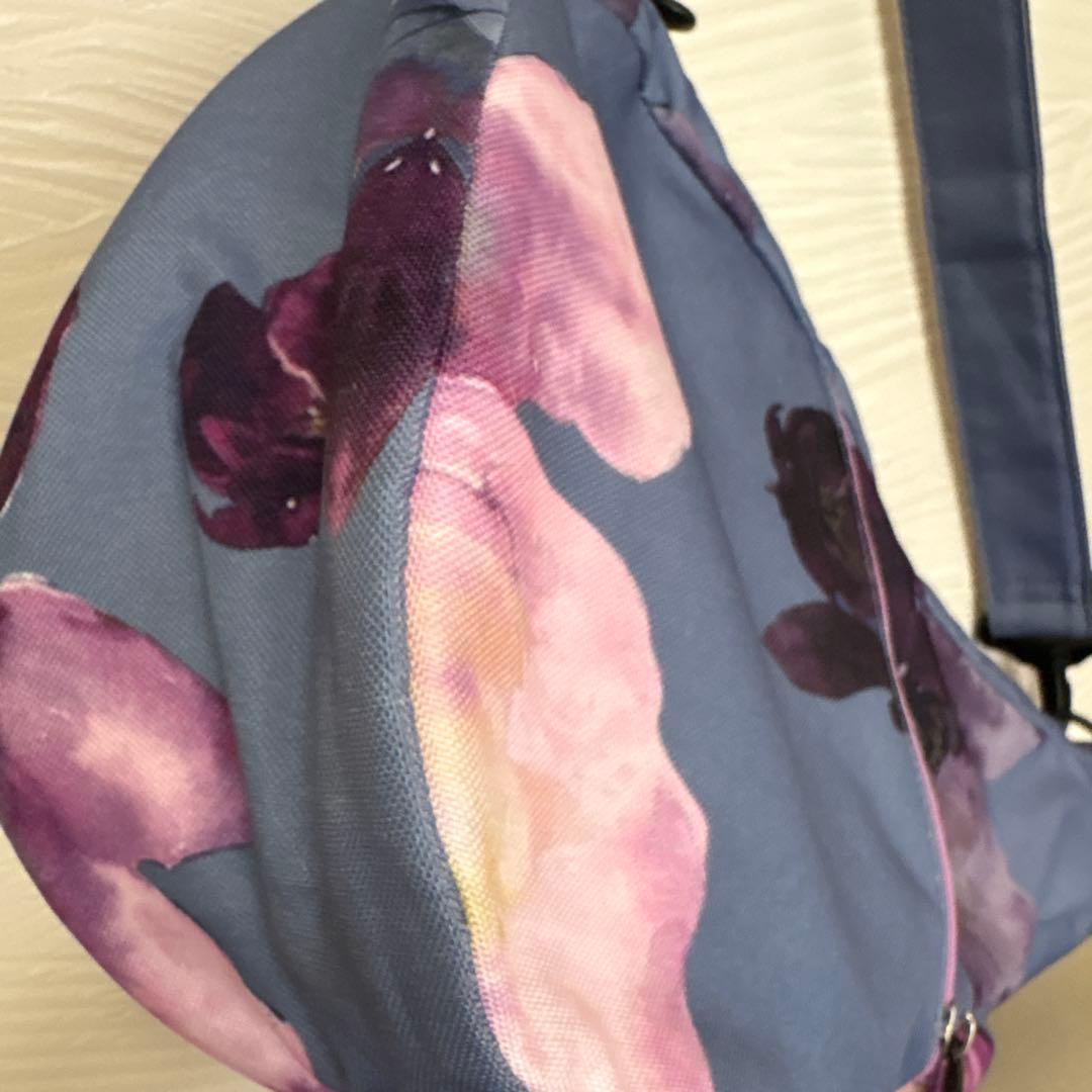 美品　リバーシブル　ヘルシーバックバッグ　ボディバッグ　花柄×ブルー　S 限定