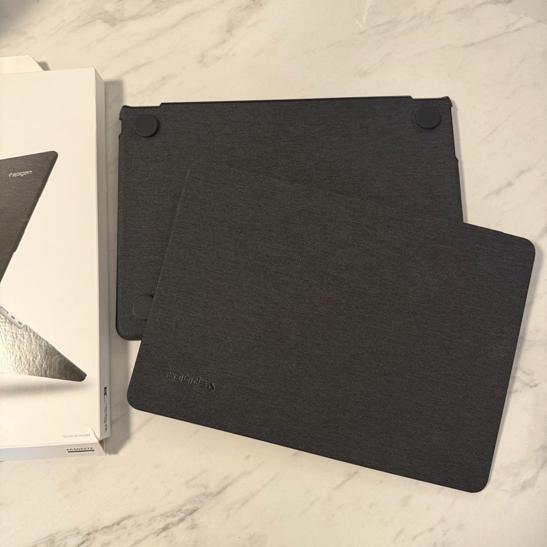 K04053　Spigen MacBook Airケース ACS05272