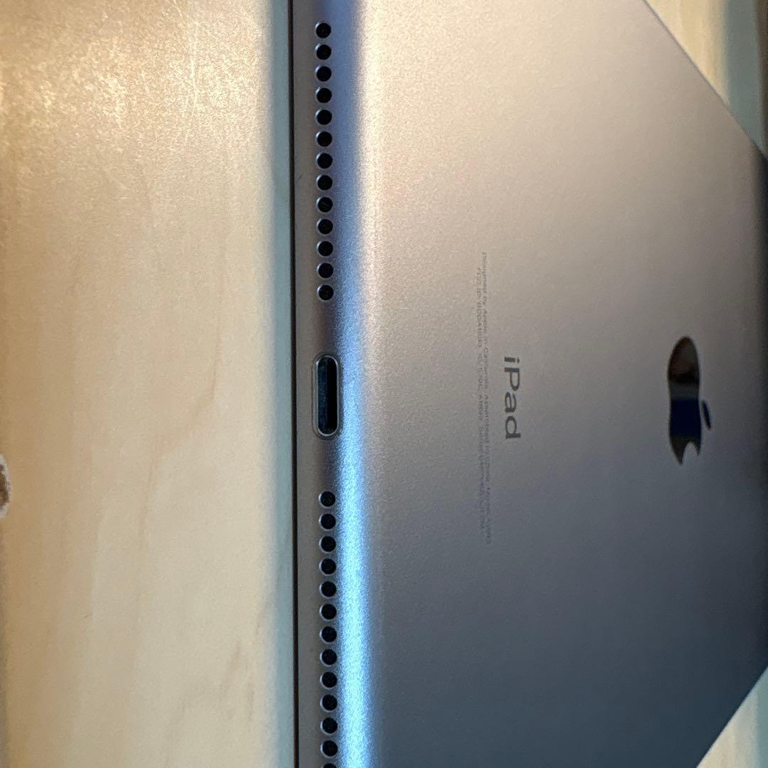 iPad (第6世代) Wi-Fi : A1893 スペースグレイ