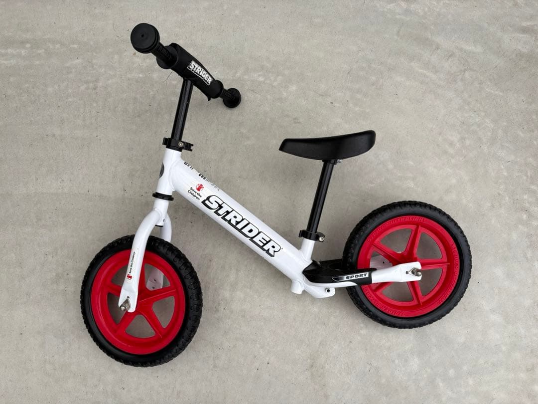 【限定品】STRIDER バランスバイク 白12インチ