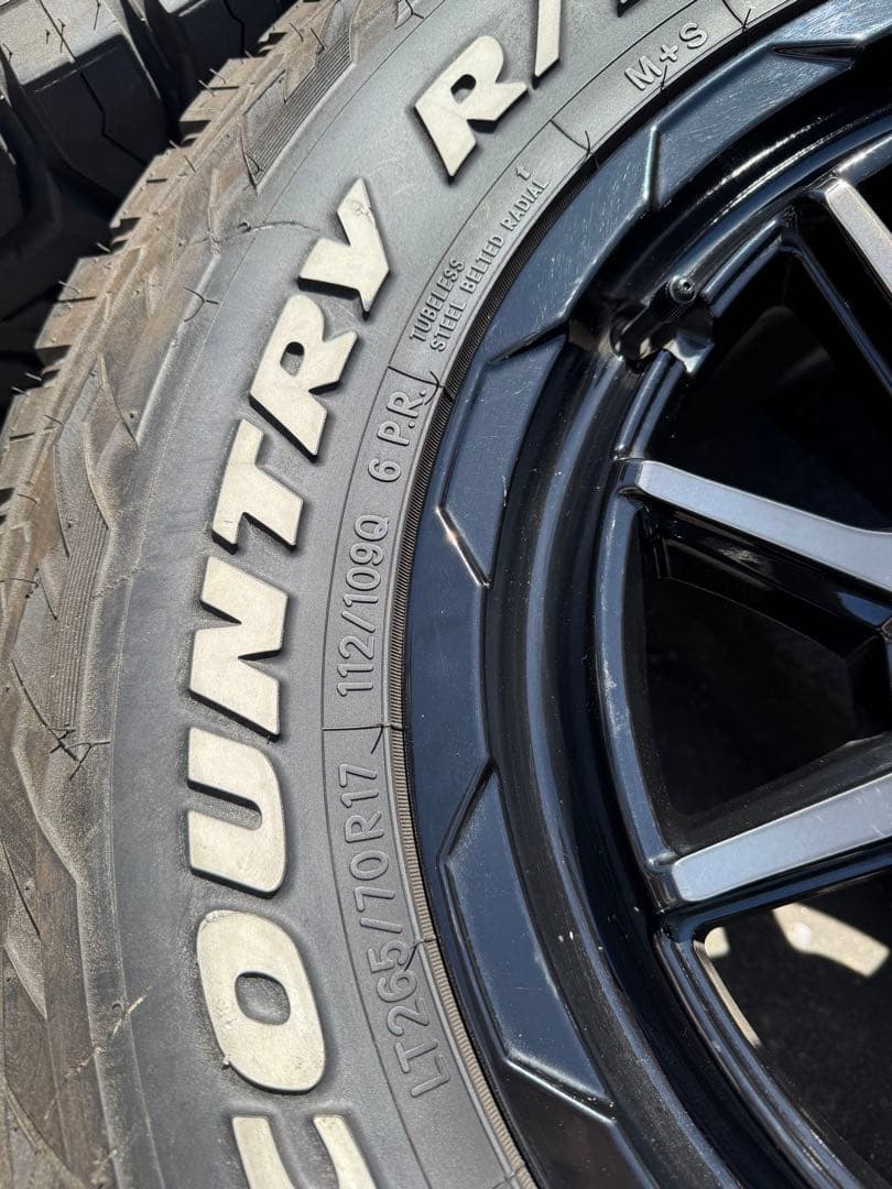 150プラド ハイラックス 265/70R17 マッドヴァンス06