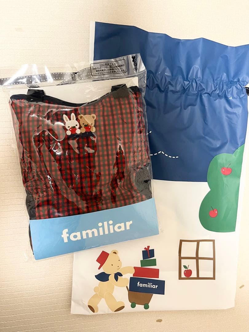 【新品未開封】familiar チェアベルト （ギフト袋付き）