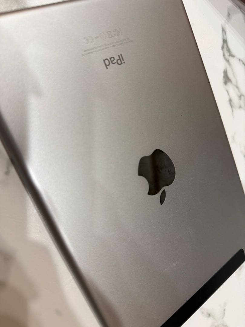 さな iPad mini4 64GB