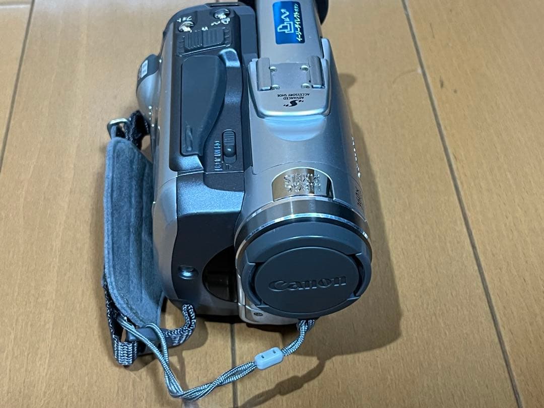 Canon デジタルビデオカメラ FV M100