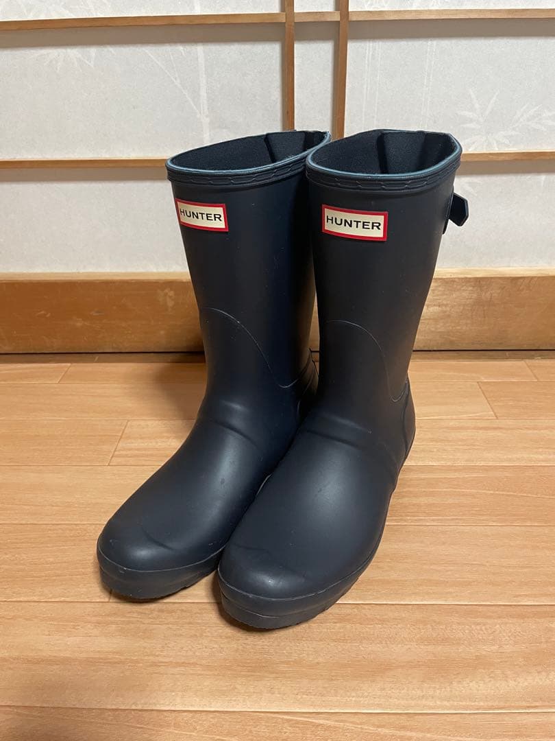 HUNTER ネイビー バックル付きレインブーツ